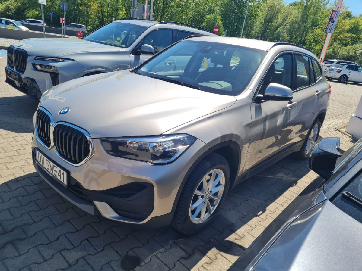 BMW X1 SUV - SUV: φωτογραφία 2 BMW X1 SUV - SUV: φωτογραφία 2