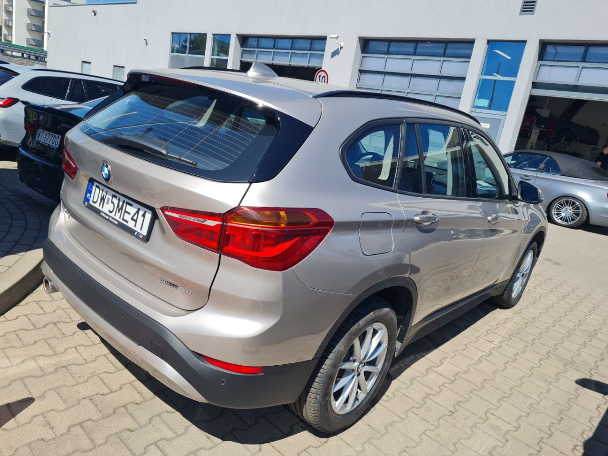 BMW X1 SUV - SUV: φωτογραφία 3 BMW X1 SUV - SUV: φωτογραφία 3