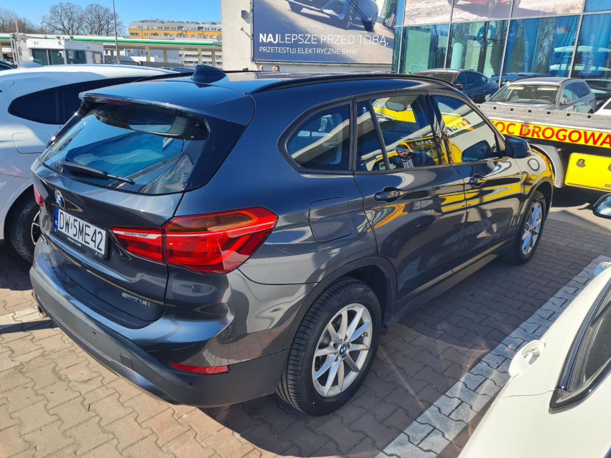 BMW X1 SUV - SUV: φωτογραφία 4 BMW X1 SUV - SUV: φωτογραφία 4