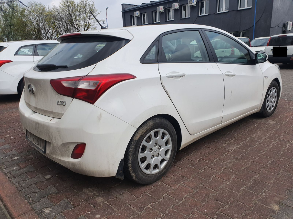 HYUNDAI I30 HATCHBACK - Hatchback: φωτογραφία 4 HYUNDAI I30 HATCHBACK - Hatchback: φωτογραφία 4