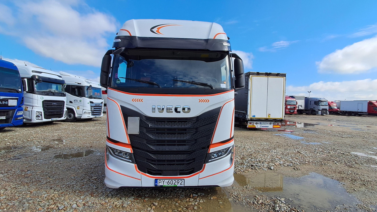 IVECO AS440ST/FP LT LNG CIĄGNIK SIODŁOWY - Τράκτορας: φωτογραφία 2 IVECO AS440ST/FP LT LNG CIĄGNIK SIODŁOWY - Τράκτορας: φωτογραφία 2