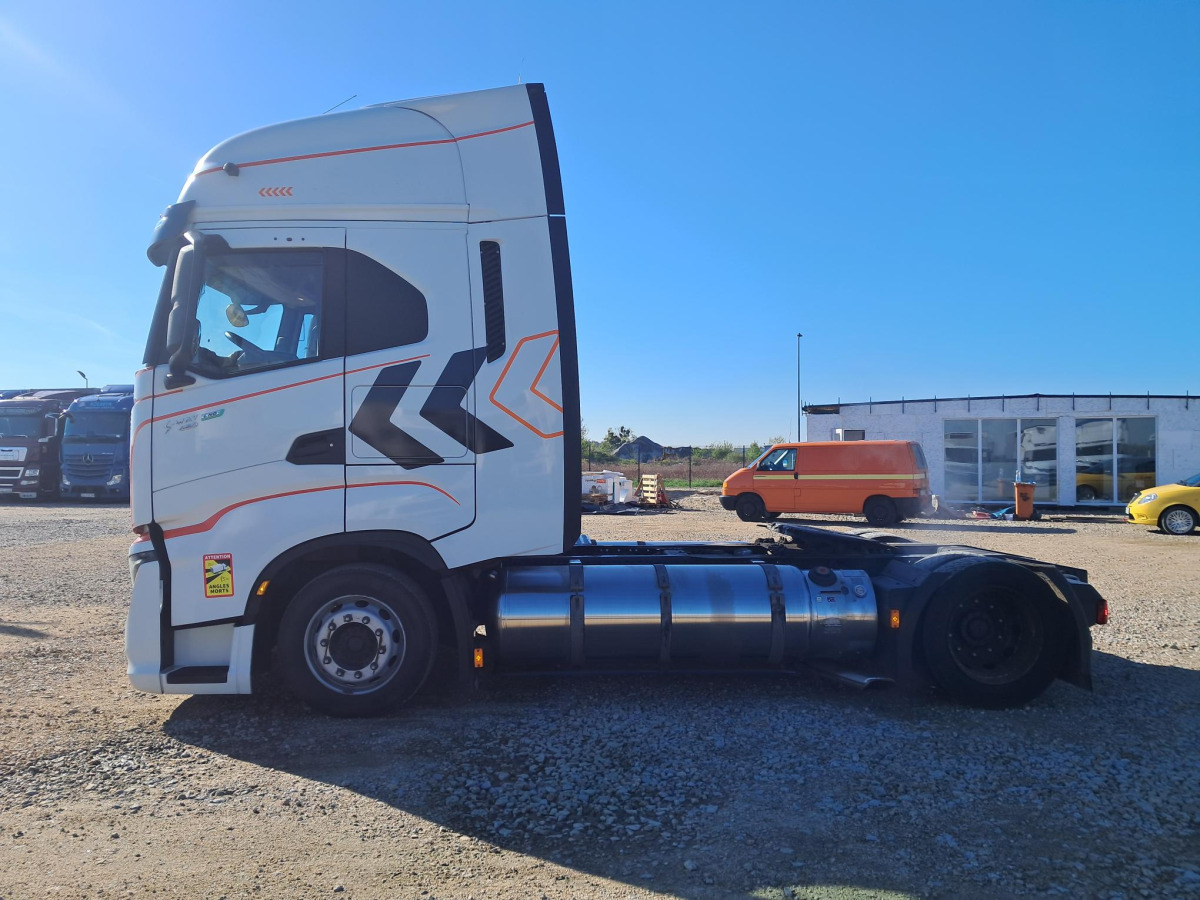 IVECO AS440ST/FP LT LNG CIĄGNIK SIODŁOWY - Τράκτορας: φωτογραφία 4 IVECO AS440ST/FP LT LNG CIĄGNIK SIODŁOWY - Τράκτορας: φωτογραφία 4