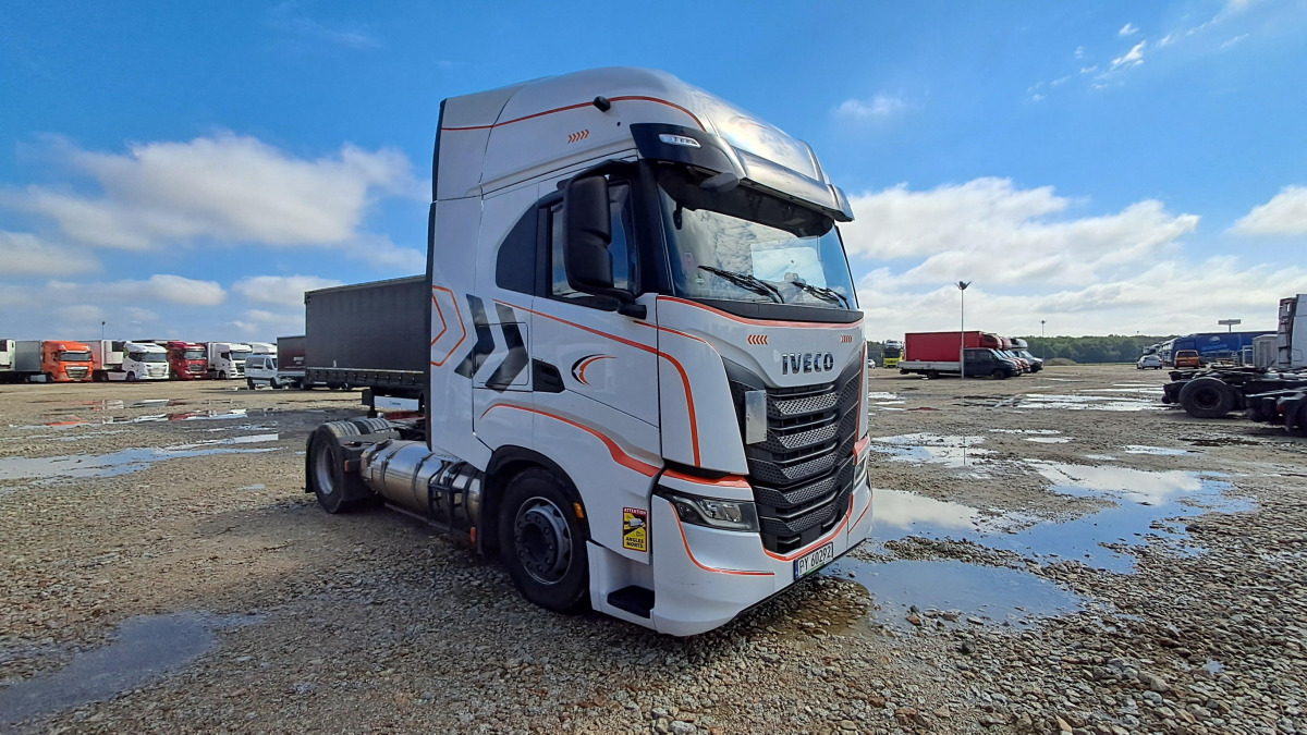 IVECO AS440ST/FP LT LNG CIĄGNIK SIODŁOWY - Τράκτορας: φωτογραφία 1 IVECO AS440ST/FP LT LNG CIĄGNIK SIODŁOWY - Τράκτορας: φωτογραφία 1