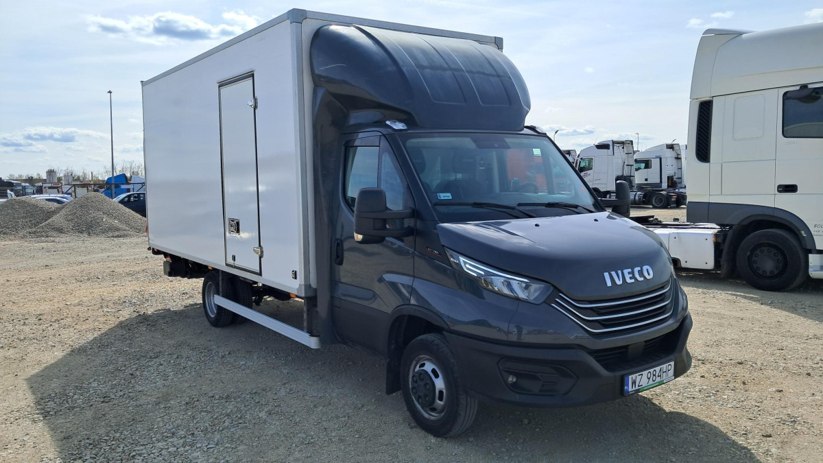 IVECO DAILY 50C18 KONTENER Z WINDĄ - Επαγγελματικό αυτοκίνητο κόφα: φωτογραφία 1 IVECO DAILY 50C18 KONTENER Z WINDĄ - Επαγγελματικό αυτοκίνητο κόφα: φωτογραφία 1