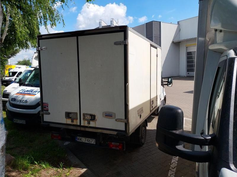 IVECO DAILY CHŁODNIA/IZOTERMA - Επαγγελματικό αυτοκίνητο ψυγείο: φωτογραφία 4 IVECO DAILY CHŁODNIA/IZOTERMA - Επαγγελματικό αυτοκίνητο ψυγείο: φωτογραφία 4