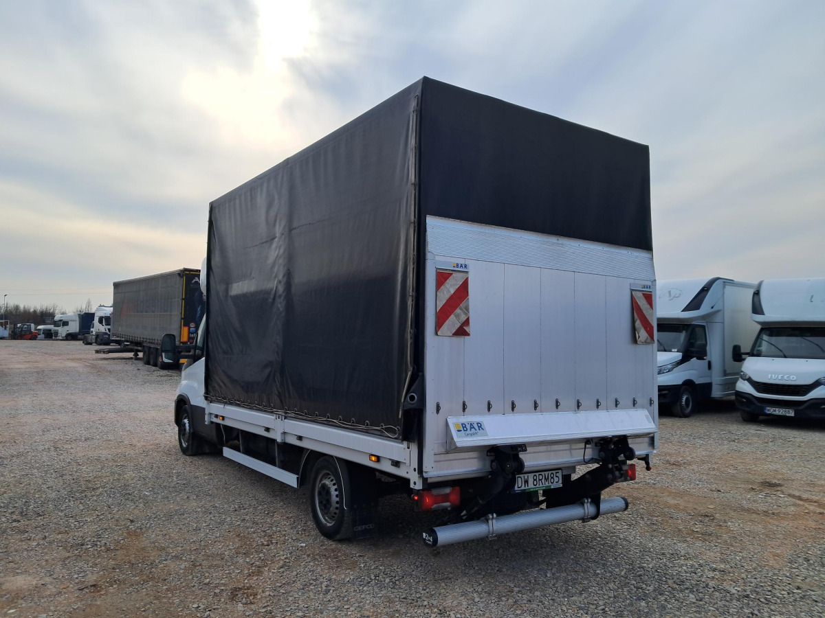 IVECO PLANDEKA Z WINDĄ - Επαγγελματικό αυτοκίνητο με μουσαμά: φωτογραφία 4 IVECO PLANDEKA Z WINDĄ - Επαγγελματικό αυτοκίνητο με μουσαμά: φωτογραφία 4