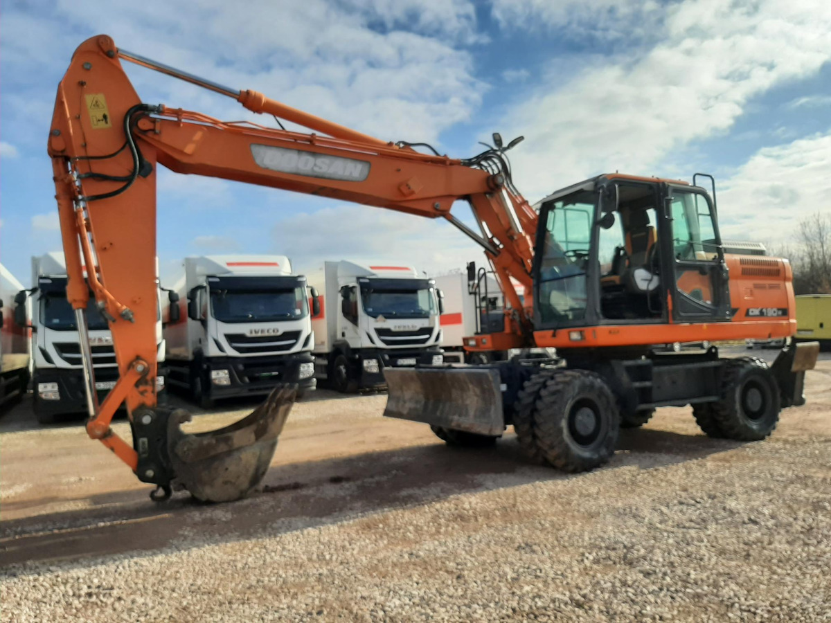 Koparka kołowa Doosan DX190W-3 2014 - 9261 mtg - silnik sprawny - Τροχοφόρος εκσκαφέας: φωτογραφία 2 Koparka kołowa Doosan DX190W-3 2014 - 9261 mtg - silnik sprawny - Τροχοφόρος εκσκαφέας: φωτογραφία 2