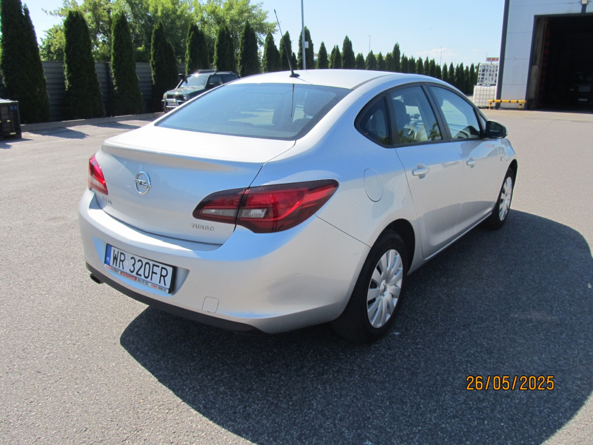OPEL ASTRA SEDAN - Λιμουζίνα/ Sedan: φωτογραφία 4 OPEL ASTRA SEDAN - Λιμουζίνα/ Sedan: φωτογραφία 4