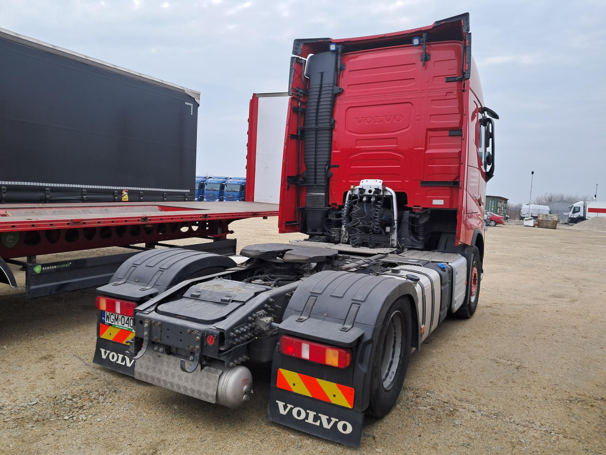 VOLVO FH CIĄGNIK SIODŁOWY - Τράκτορας: φωτογραφία 5 VOLVO FH CIĄGNIK SIODŁOWY - Τράκτορας: φωτογραφία 5