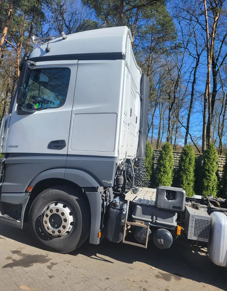 Mercedes-Benz Actros 1843 LS - Τράκτορας: φωτογραφία 3 Mercedes-Benz Actros 1843 LS - Τράκτορας: φωτογραφία 3