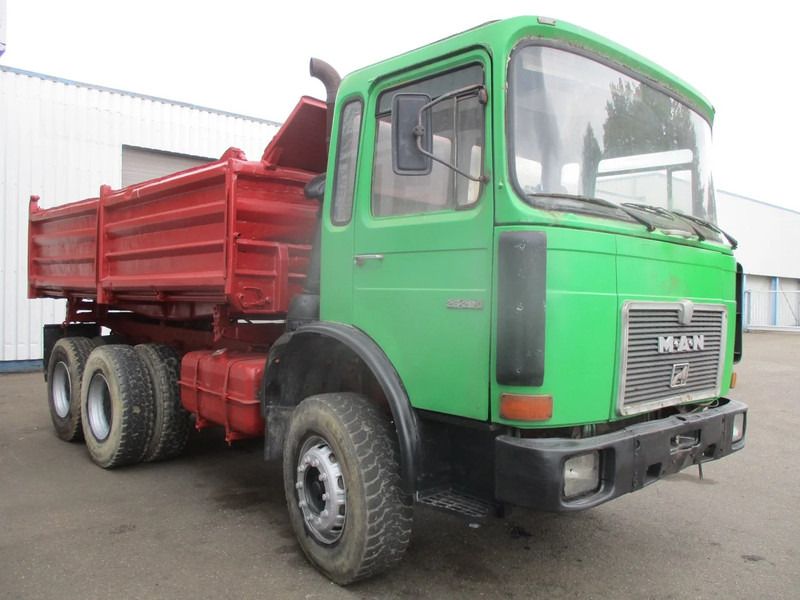 MAN 26.280 , Manual , 6x4 , 3 Way Tipper , Spring suspension - Φορτηγό ανατρεπόμενο: φωτογραφία 4 MAN 26.280 , Manual , 6x4 , 3 Way Tipper , Spring suspension - Φορτηγό ανατρεπόμενο: φωτογραφία 4