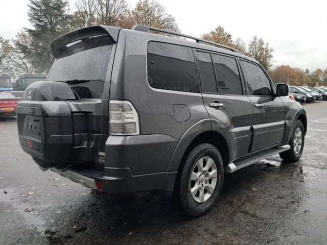 Mitsubishi Pajero GLS 3.5 - V6 , 4x4 , 7 Pers., Full Option - Αυτοκίνητο: φωτογραφία 3 Mitsubishi Pajero GLS 3.5 - V6 , 4x4 , 7 Pers., Full Option - Αυτοκίνητο: φωτογραφία 3