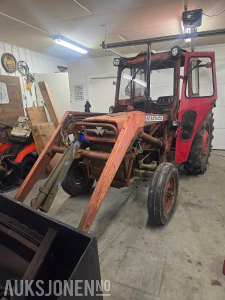 1974 Massey Ferguson 135 - Τρακτέρ: φωτογραφία 1 1974 Massey Ferguson 135 - Τρακτέρ: φωτογραφία 1