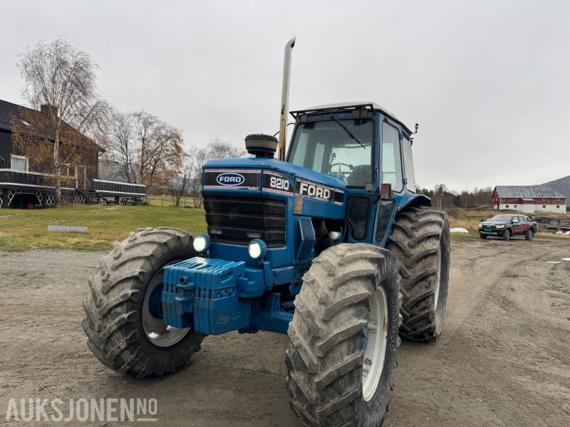 1985 Ford 8210 FWD traktor - Τρακτέρ: φωτογραφία 2 1985 Ford 8210 FWD traktor - Τρακτέρ: φωτογραφία 2