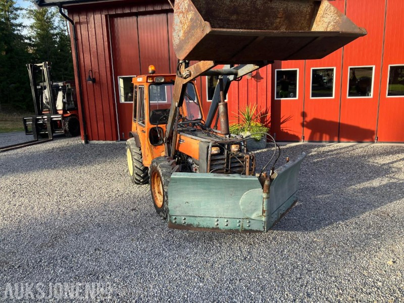 1987 Holder C-50 413 traktor med Vikeplog Frontmontert snøfreser Pallegaffel Skuffe Vedkløyver Triangel - Τρακτέρ: φωτογραφία 5 1987 Holder C-50 413 traktor med Vikeplog Frontmontert snøfreser Pallegaffel Skuffe Vedkløyver Triangel - Τρακτέρ: φωτογραφία 5