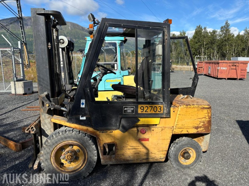 1989 Hyster H3.00XL motvektstruck Diesel - Ανυψωτικό μηχάνημα: φωτογραφία 2 1989 Hyster H3.00XL motvektstruck Diesel - Ανυψωτικό μηχάνημα: φωτογραφία 2