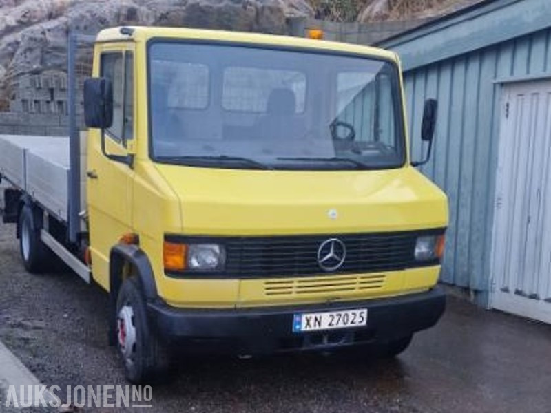 1994 Mercedes-Benz vario 611D lav km stand 9000km med kran - Φορτηγό με ανοιχτή καρότσα: φωτογραφία 2 1994 Mercedes-Benz vario 611D lav km stand 9000km med kran - Φορτηγό με ανοιχτή καρότσα: φωτογραφία 2