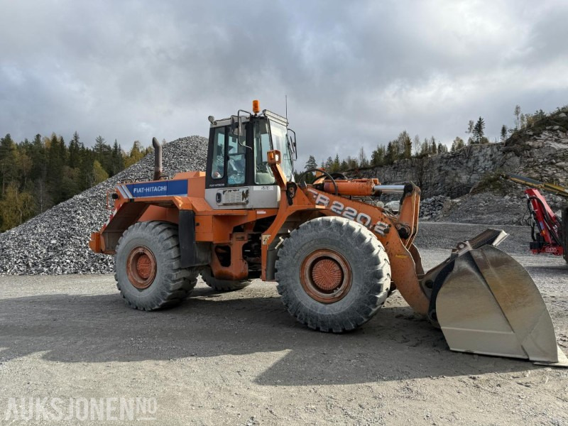 1995 Fiat-Hitachi FR 220.2 - Ελαστιχοφόρος φορτωτής: φωτογραφία 4 1995 Fiat-Hitachi FR 220.2 - Ελαστιχοφόρος φορτωτής: φωτογραφία 4