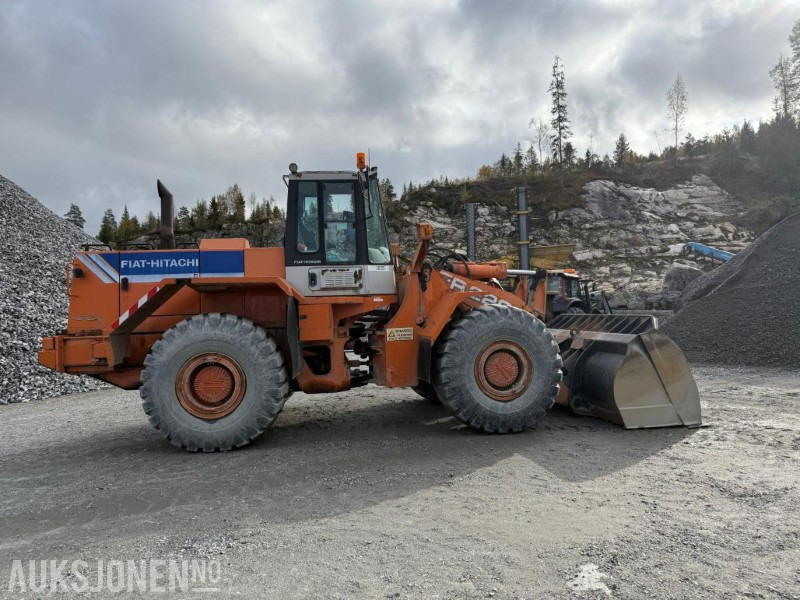1995 Fiat-Hitachi FR 220.2 - Ελαστιχοφόρος φορτωτής: φωτογραφία 5 1995 Fiat-Hitachi FR 220.2 - Ελαστιχοφόρος φορτωτής: φωτογραφία 5