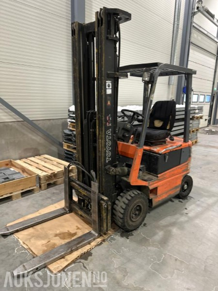 1995 Toyota 7FBMF Elektrisk motvektstruck, 6197 timer - Ανυψωτικό μηχάνημα: φωτογραφία 1 1995 Toyota 7FBMF Elektrisk motvektstruck, 6197 timer - Ανυψωτικό μηχάνημα: φωτογραφία 1