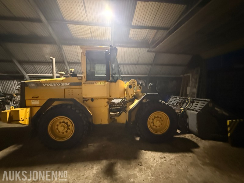 1996 Volvo L70C - Klappvinge - Sentralsmøring - 18 290t - Ελαστιχοφόρος φορτωτής: φωτογραφία 4 1996 Volvo L70C - Klappvinge - Sentralsmøring - 18 290t - Ελαστιχοφόρος φορτωτής: φωτογραφία 4