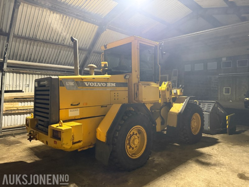 1996 Volvo L70C - Klappvinge - Sentralsmøring - 18 290t - Ελαστιχοφόρος φορτωτής: φωτογραφία 5 1996 Volvo L70C - Klappvinge - Sentralsmøring - 18 290t - Ελαστιχοφόρος φορτωτής: φωτογραφία 5