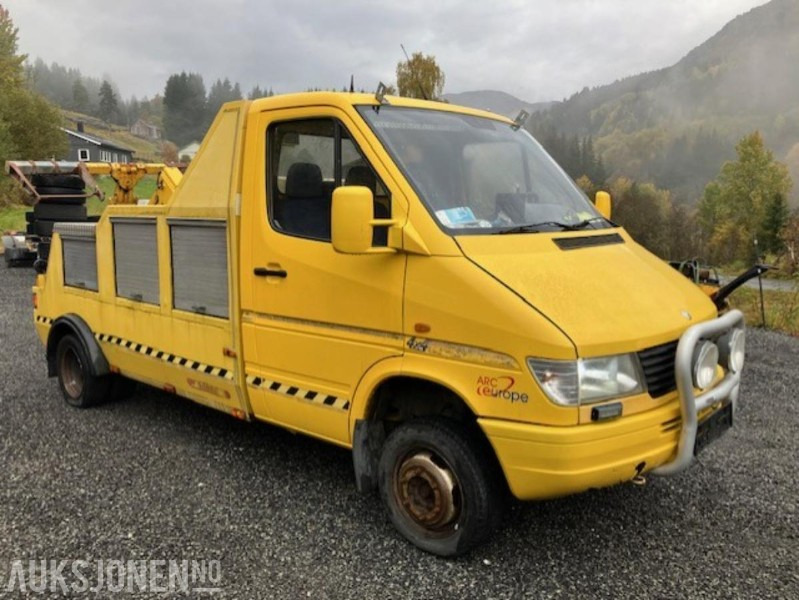 1999 Mercedes-Benz Sprinter 412 4x4 Redningsbil med briller og vinsj - Πυροσβεστικό όχημα: φωτογραφία 3 1999 Mercedes-Benz Sprinter 412 4x4 Redningsbil med briller og vinsj - Πυροσβεστικό όχημα: φωτογραφία 3