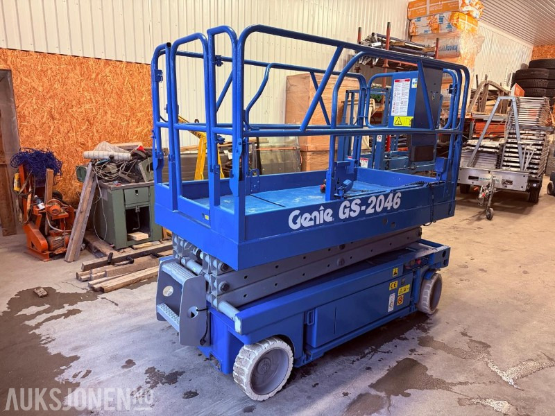 2000 Genie GS-2046 - Sakselift - 1961kg - Uttrekk barplate - Πλατφόρμα εναέρια: φωτογραφία 5 2000 Genie GS-2046 - Sakselift - 1961kg - Uttrekk barplate - Πλατφόρμα εναέρια: φωτογραφία 5