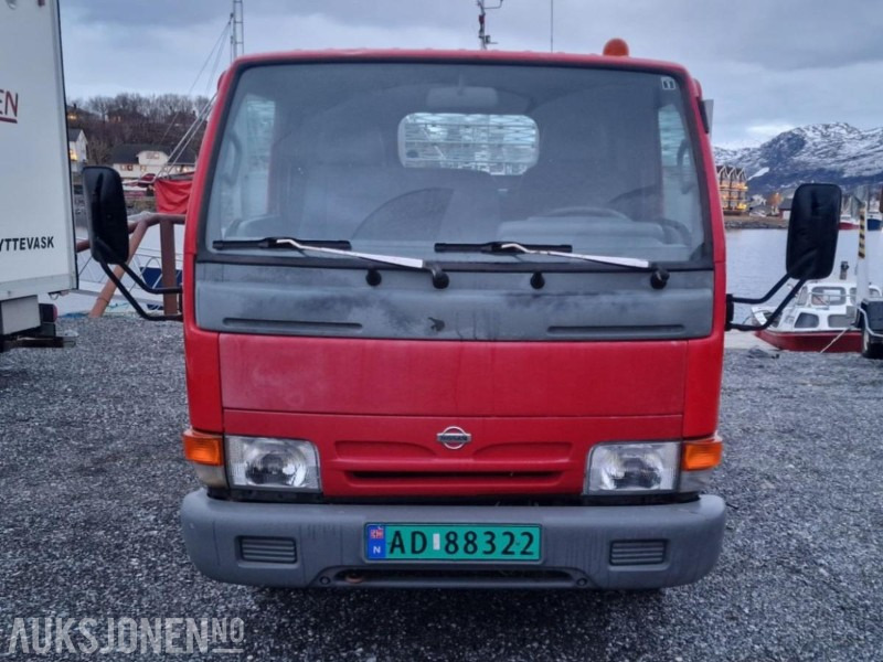 2000 Nissan CABSTAR E Planbil 3.0-110 D EURO 3 117526 km - Φορτηγό με ανοιχτή καρότσα: φωτογραφία 2 2000 Nissan CABSTAR E Planbil 3.0-110 D EURO 3 117526 km - Φορτηγό με ανοιχτή καρότσα: φωτογραφία 2