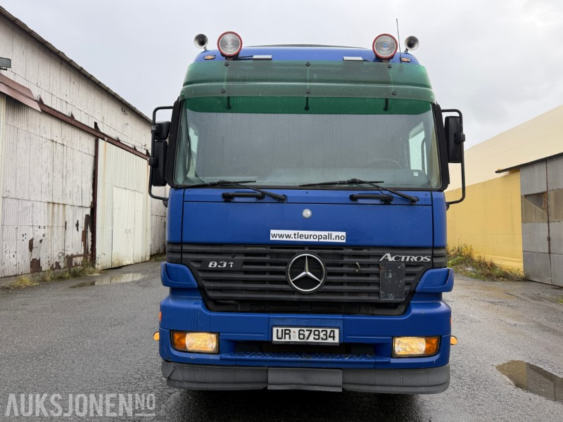 2003 Mercedes-Benz 1831L/60 4X2 - Φορτηγό κόφα: φωτογραφία 2 2003 Mercedes-Benz 1831L/60 4X2 - Φορτηγό κόφα: φωτογραφία 2