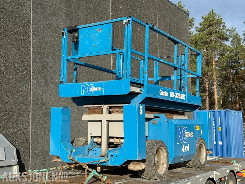 2004 Genie GS-3268R - Sakselift - 4x4 - 4152kg - 3734t - Πλατφόρμα εναέρια: φωτογραφία 1 2004 Genie GS-3268R - Sakselift - 4x4 - 4152kg - 3734t - Πλατφόρμα εναέρια: φωτογραφία 1
