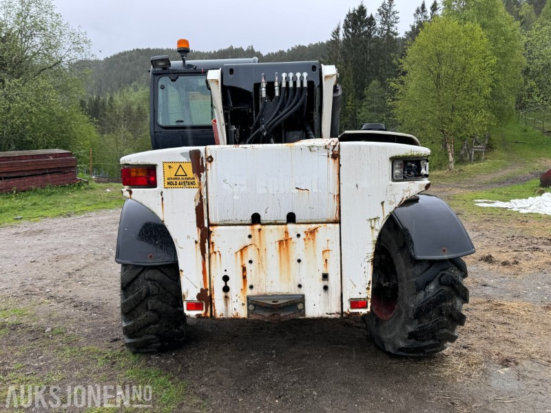 2005 Bobcat T35120SL Teleskoptruck / Teleskoplaster - 4x4x4 - avvatringssylinder - Støttelabber - Hydraulisk redskapslås - Jibb - Skuffe - 2 stk pallegafler - Τηλεσκοπικός φορτωτής: φωτογραφία 5 2005 Bobcat T35120SL Teleskoptruck / Teleskoplaster - 4x4x4 - avvatringssylinder - Støttelabber - Hydraulisk redskapslås - Jibb - Skuffe - 2 stk pallegafler - Τηλεσκοπικός φορτωτής: φωτογραφία 5