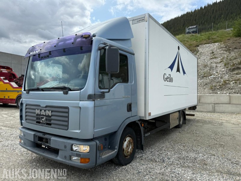 2005 MAN TGL 8.180 skapbil med løftelem - Φορτηγό κόφα: φωτογραφία 1 2005 MAN TGL 8.180 skapbil med løftelem - Φορτηγό κόφα: φωτογραφία 1