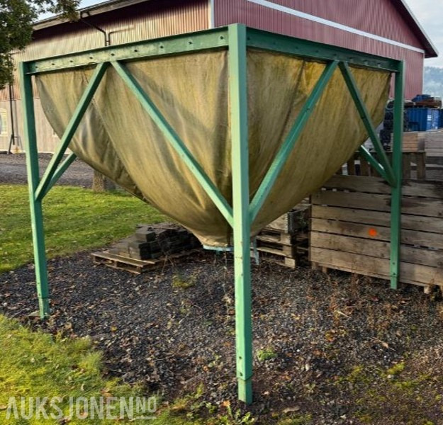 2005 Silo til potet - Γεωργικά μηχανήματα: φωτογραφία 2 2005 Silo til potet - Γεωργικά μηχανήματα: φωτογραφία 2