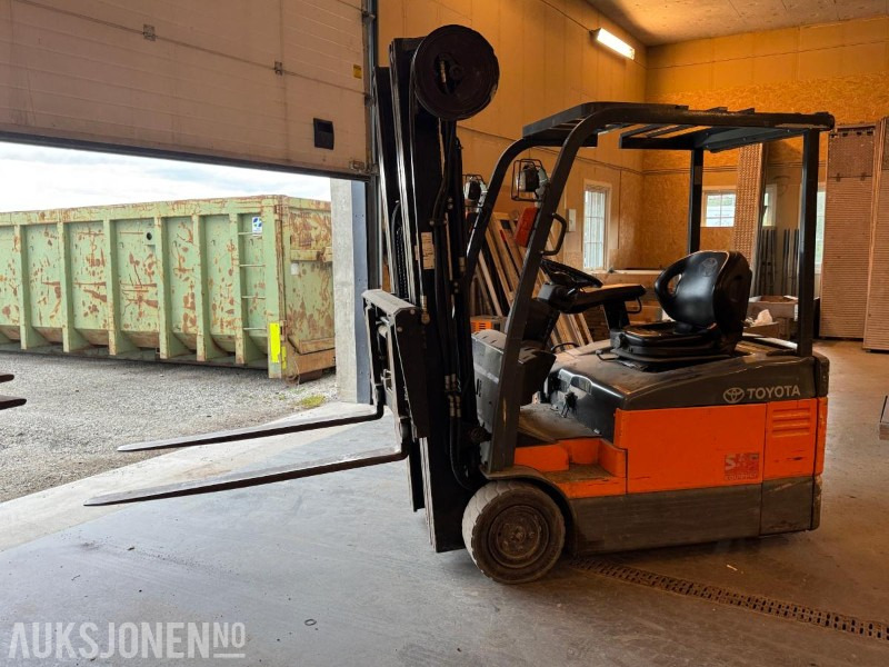2005 Toyota 7FBEF15 gaffeltruck / 5 meter løftehøyde - Ανυψωτικό μηχάνημα: φωτογραφία 1 2005 Toyota 7FBEF15 gaffeltruck / 5 meter løftehøyde - Ανυψωτικό μηχάνημα: φωτογραφία 1