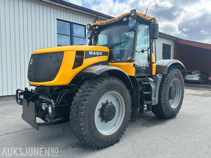 2006 JCB Fastrac 8250 - 4985 timer - Τρακτέρ: φωτογραφία 1 2006 JCB Fastrac 8250 - 4985 timer - Τρακτέρ: φωτογραφία 1