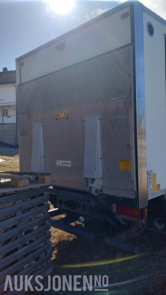 2006 Mercedes-Benz 818/33AT 7,5 skapbil ryggekamera s+v dekk kjetting - Φορτηγό κόφα: φωτογραφία 4 2006 Mercedes-Benz 818/33AT 7,5 skapbil ryggekamera s+v dekk kjetting - Φορτηγό κόφα: φωτογραφία 4
