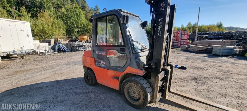 2006 Toyota 02-7FDJF35 gaffeltruck / 427 timer - Ανυψωτικό μηχάνημα: φωτογραφία 1 2006 Toyota 02-7FDJF35 gaffeltruck / 427 timer - Ανυψωτικό μηχάνημα: φωτογραφία 1