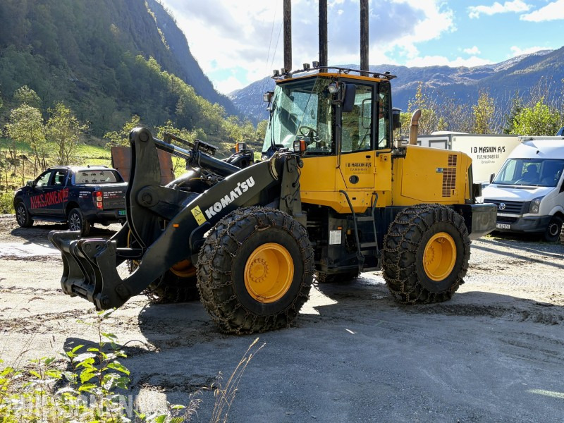 2008 Komatsu WA320-6 hjullaster - KUN 3 754 timer - Ελαστιχοφόρος φορτωτής: φωτογραφία 1 2008 Komatsu WA320-6 hjullaster - KUN 3 754 timer - Ελαστιχοφόρος φορτωτής: φωτογραφία 1