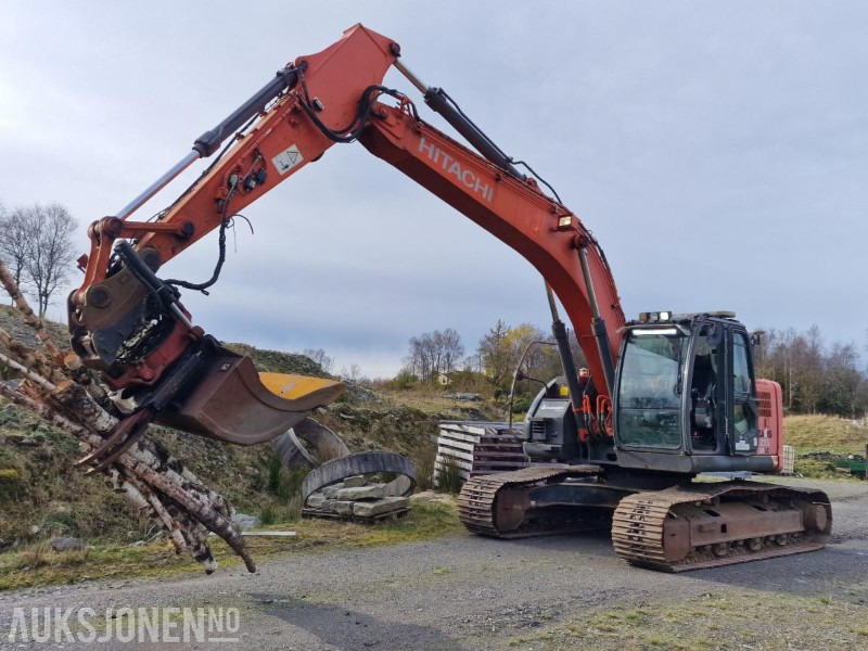 2009 Hitachi ZX225USLC-3 Beltegraver m/GPS/Rototilt med klype/Pusseskuffe, 12800 timer - Εκσκαφέας: φωτογραφία 1 2009 Hitachi ZX225USLC-3 Beltegraver m/GPS/Rototilt med klype/Pusseskuffe, 12800 timer - Εκσκαφέας: φωτογραφία 1