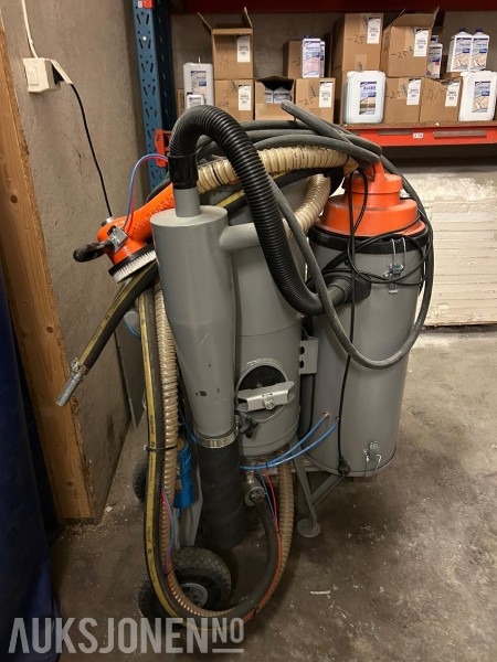 2011 Sandmaster Pro + Tornado 2000 – Komplett sandblåseranlegg - lite brukt - Εξοπλισμού κατασκευών: φωτογραφία 3 2011 Sandmaster Pro + Tornado 2000 – Komplett sandblåseranlegg - lite brukt - Εξοπλισμού κατασκευών: φωτογραφία 3