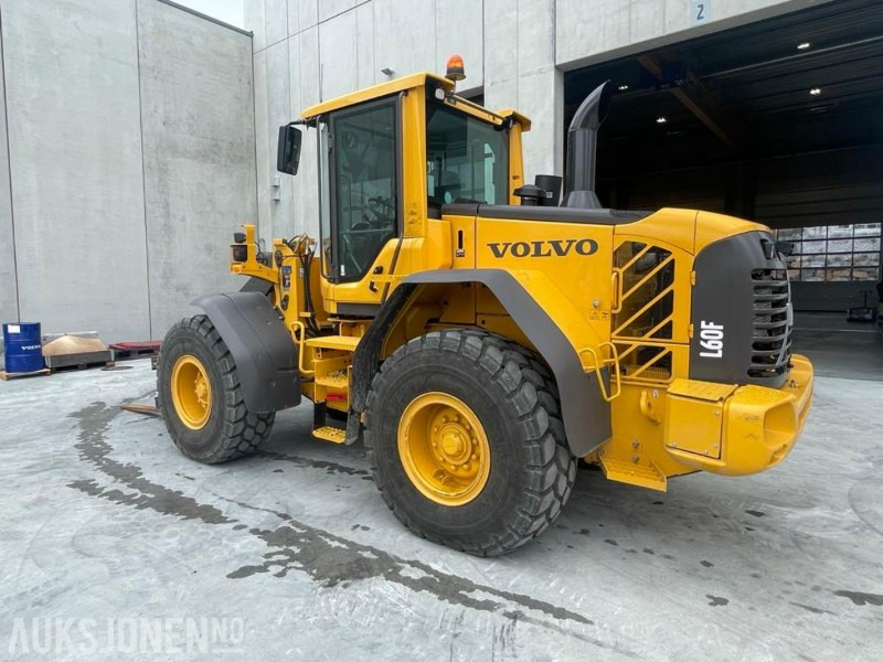 2011 VOLVO L60F HJULLASTER - SPAKSTYRING - NYE DEKK - BBS - 3-4 FUNKSJON - PALLEGAFLER - SKUFFE - KAMERA - MYE PÅKOSTET! - Ελαστιχοφόρος φορτωτής: φωτογραφία 4 2011 VOLVO L60F HJULLASTER - SPAKSTYRING - NYE DEKK - BBS - 3-4 FUNKSJON - PALLEGAFLER - SKUFFE - KAMERA - MYE PÅKOSTET! - Ελαστιχοφόρος φορτωτής: φωτογραφία 4