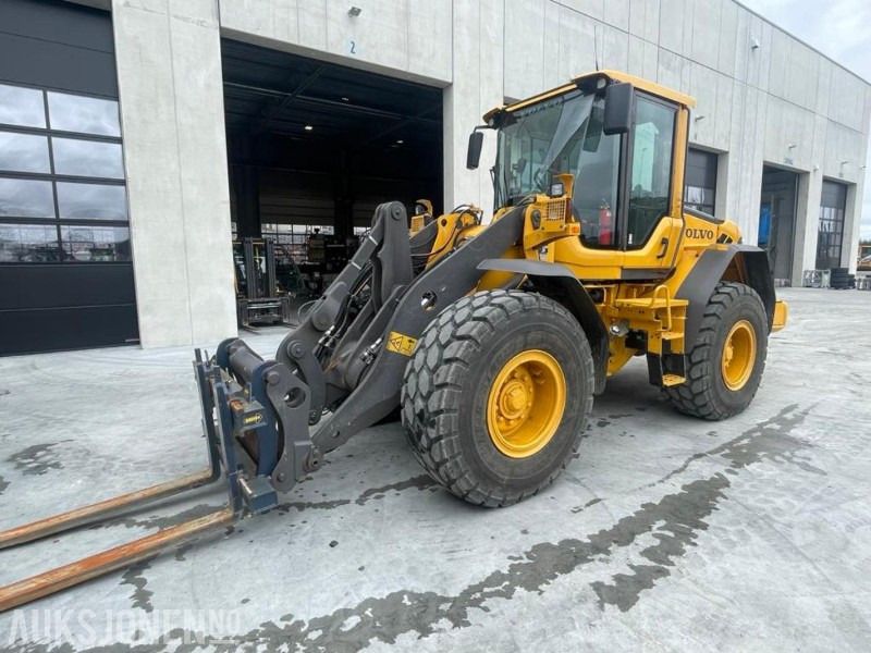 2011 VOLVO L60F HJULLASTER - SPAKSTYRING - NYE DEKK - BBS - 3-4 FUNKSJON - PALLEGAFLER - SKUFFE - KAMERA - MYE PÅKOSTET! - Ελαστιχοφόρος φορτωτής: φωτογραφία 1 2011 VOLVO L60F HJULLASTER - SPAKSTYRING - NYE DEKK - BBS - 3-4 FUNKSJON - PALLEGAFLER - SKUFFE - KAMERA - MYE PÅKOSTET! - Ελαστιχοφόρος φορτωτής: φωτογραφία 1