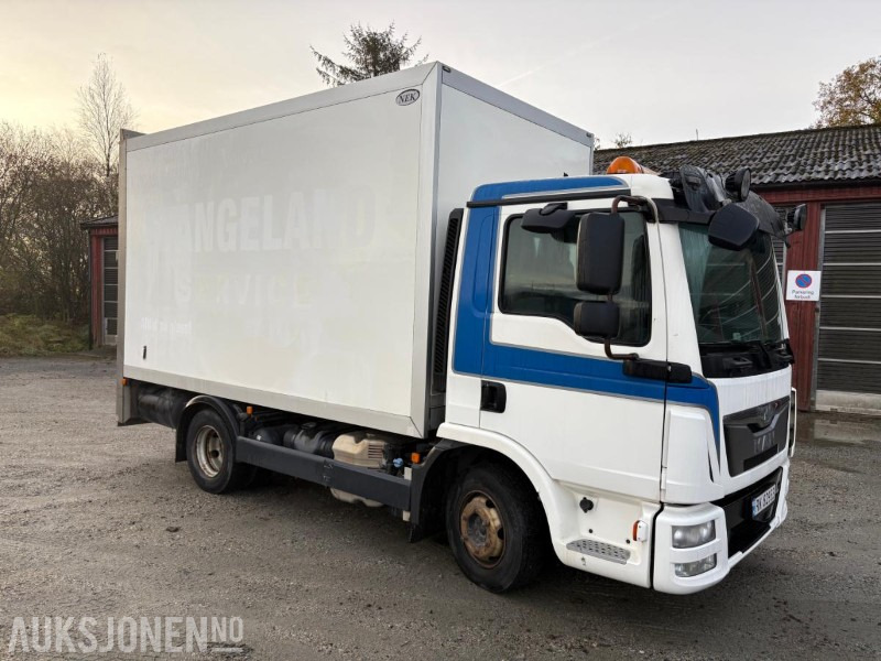 2013 MAN TGL8 220 4X2 Euro6T 3 seter servicevogn C1-reg. - Φορτηγό κόφα: φωτογραφία 4 2013 MAN TGL8 220 4X2 Euro6T 3 seter servicevogn C1-reg. - Φορτηγό κόφα: φωτογραφία 4