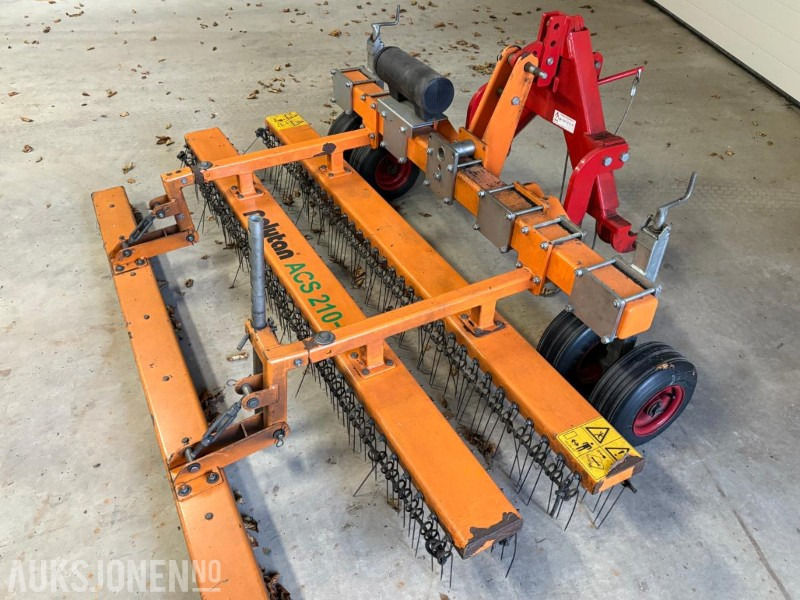 2013 Polytan ACS 210-2 kunstgresspleieaggregat,vedlikeholdsverktøy for kunstgressbaner - Γεωργικά μηχανήματα: φωτογραφία 5 2013 Polytan ACS 210-2 kunstgresspleieaggregat,vedlikeholdsverktøy for kunstgressbaner - Γεωργικά μηχανήματα: φωτογραφία 5