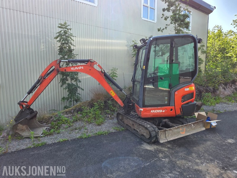 2015 Kubota KX019-4 Minigraver med grave og pusseskuff - Μίνι εκσκαφέας: φωτογραφία 2 2015 Kubota KX019-4 Minigraver med grave og pusseskuff - Μίνι εκσκαφέας: φωτογραφία 2