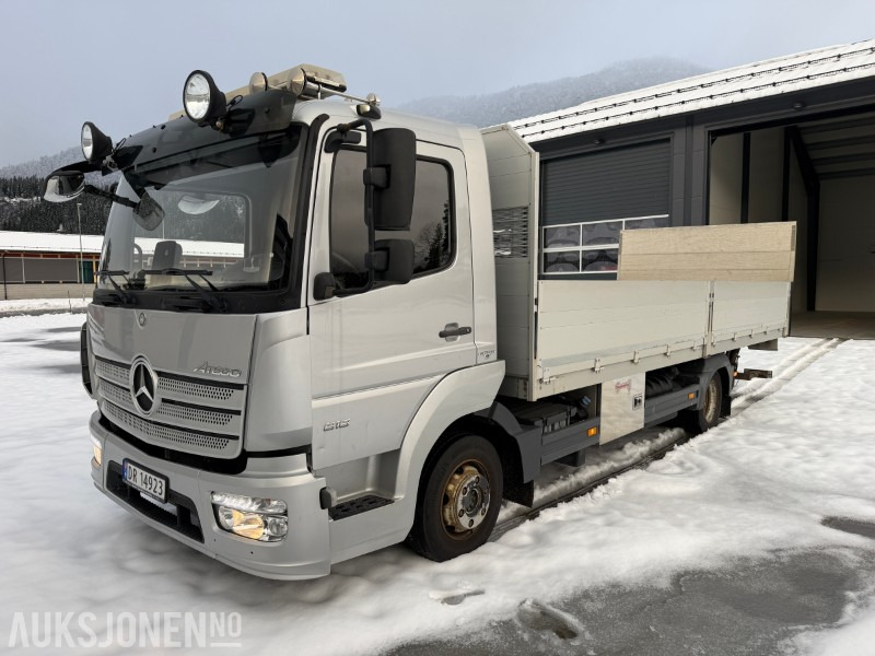 2016 Mercedes-Benz Atego 816 planbil med Zepro løftelem - C1 førarkort - Eu godkjent - Φορτηγό με ανοιχτή καρότσα: φωτογραφία 1 2016 Mercedes-Benz Atego 816 planbil med Zepro løftelem - C1 førarkort - Eu godkjent - Φορτηγό με ανοιχτή καρότσα: φωτογραφία 1