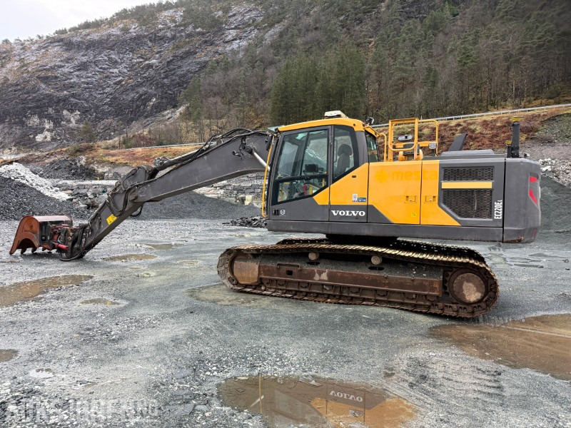 2016 Volvo EC220EL gravemaskin - sentralsmøring - Gjerstad hurtigfeste - Rototilt tiltrotator - Leica GPS - Εκσκαφέας: φωτογραφία 2 2016 Volvo EC220EL gravemaskin - sentralsmøring - Gjerstad hurtigfeste - Rototilt tiltrotator - Leica GPS - Εκσκαφέας: φωτογραφία 2