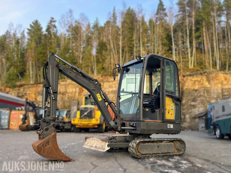 2017 VOLVO EC18D MINIGRAVER 1790 KG SMP GRAVESKUFFE 2358 TIMER - Μίνι εκσκαφέας: φωτογραφία 1 2017 VOLVO EC18D MINIGRAVER 1790 KG SMP GRAVESKUFFE 2358 TIMER - Μίνι εκσκαφέας: φωτογραφία 1
