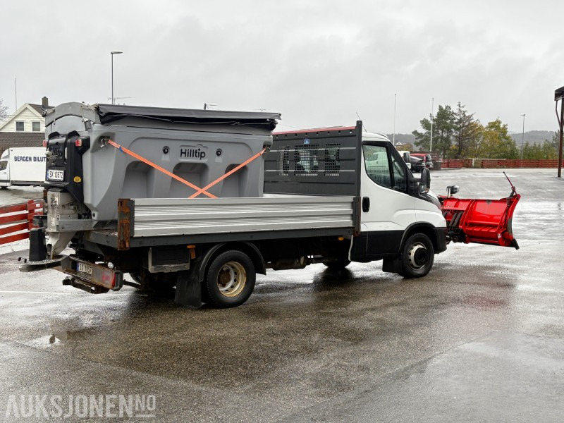 2019 Iveco Daily planbil m/ Hilltip IceStriker og Western Wide-Out brøyteplog - EU godkjent til 04.11.2026 - Φορτηγό με ανοιχτή καρότσα: φωτογραφία 3 2019 Iveco Daily planbil m/ Hilltip IceStriker og Western Wide-Out brøyteplog - EU godkjent til 04.11.2026 - Φορτηγό με ανοιχτή καρότσα: φωτογραφία 3
